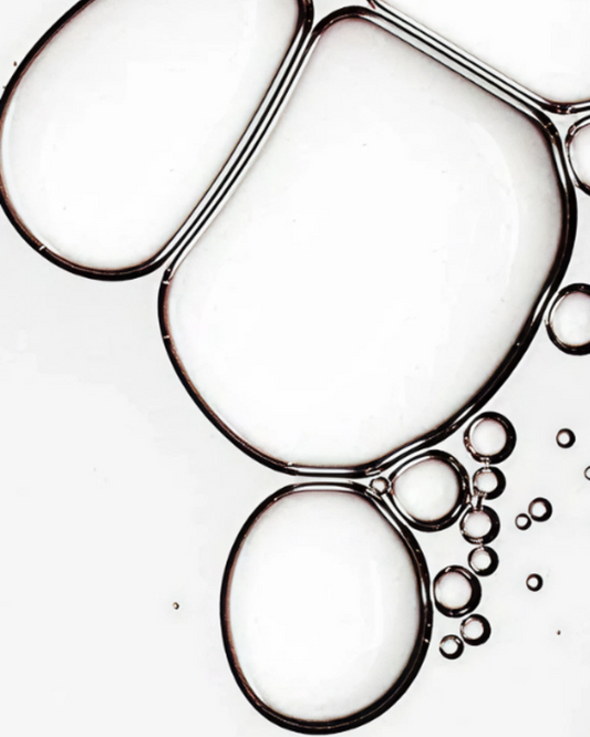 Peptidai: kaip šis galingas ingredientas keičia odos priežiūros rutiną